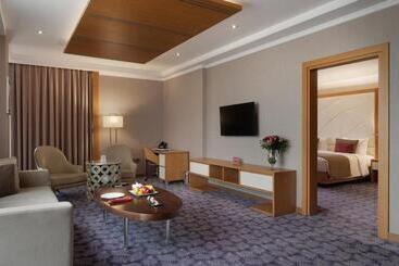 هتل Ramada By Wyndham Erbil Gulan Street