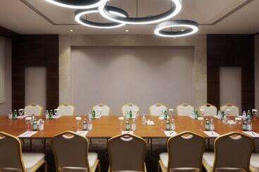 هتل Ramada By Wyndham Erbil Gulan Street