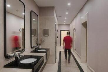 هتل Ramada By Wyndham Erbil Gulan Street