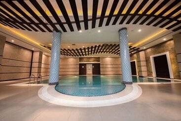 هتل Ramada By Wyndham Erbil Gulan Street
