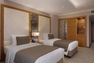 هتل Ramada By Wyndham Erbil Gulan Street