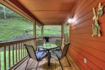 Country Roads By Honeybear Cabins