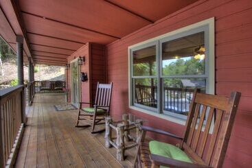 Country Roads By Honeybear Cabins