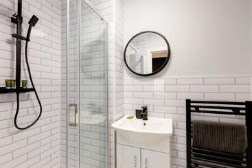 Bondgate Hotel East Midlands Airport
