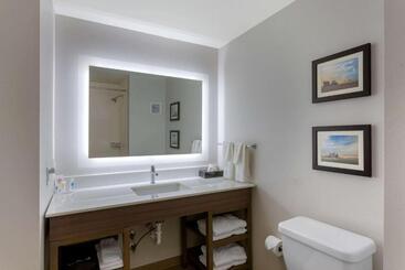 هتل Comfort Inn