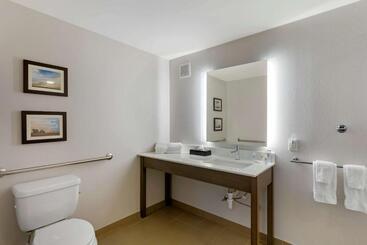هتل Comfort Inn