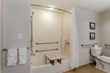 هتل Comfort Inn