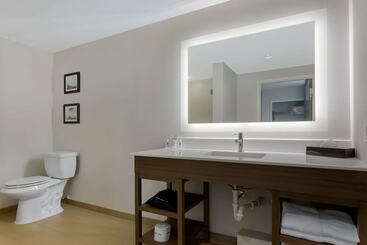 هتل Comfort Inn