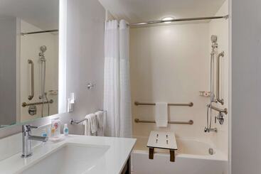 هتل Comfort Inn