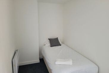 هتل Oyo Victoria Apartments