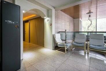 مُتل Namwon Hotel Chunhyang