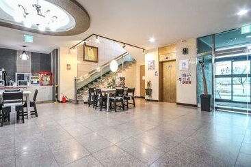 مُتل Namwon Hotel Chunhyang