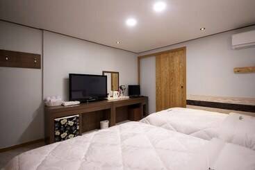 مُتل Iksan Hotel Iksan