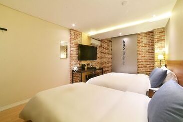 مُتل Yeosu Shilla E Stay