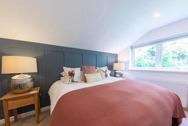 پانسیون Annandale Guest House