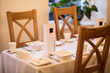 پانسیون Annandale Guest House
