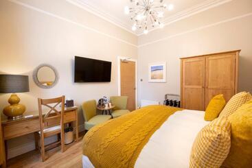 پانسیون Annandale Guest House