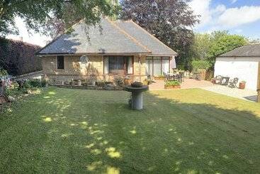 Remarkable 2 Bed Cottage In Tranquil Setting