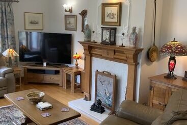 Remarkable 2 Bed Cottage In Tranquil Setting