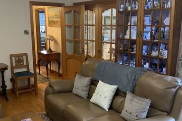 Remarkable 2 Bed Cottage In Tranquil Setting