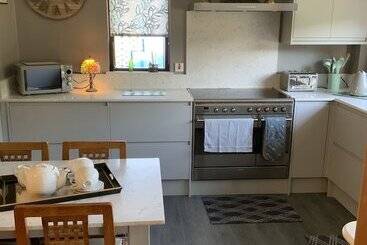 Remarkable 2 Bed Cottage In Tranquil Setting