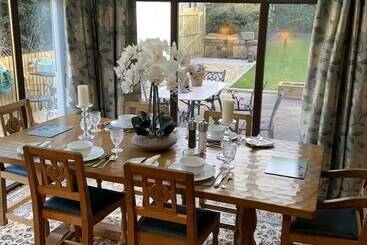Remarkable 2 Bed Cottage In Tranquil Setting