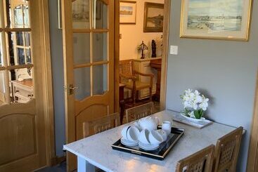 Remarkable 2 Bed Cottage In Tranquil Setting