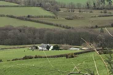 Romantic Shepherds Hut At Jacquies B And B