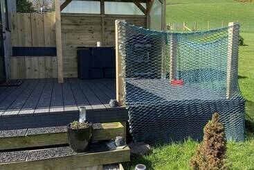 Romantic Shepherds Hut At Jacquies B And B