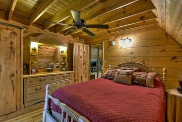 Triple Treat Rustic Cabin Near Blue Ridge