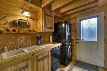 Triple Treat Rustic Cabin Near Blue Ridge