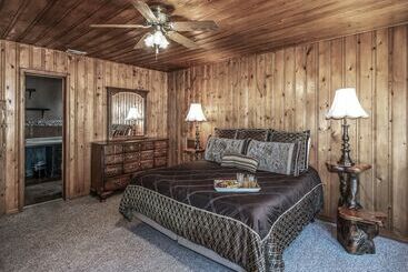 413apvillage23avncb  Alpine Cabin
