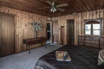 413apvillage23avncb Alpine Cabin