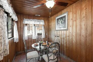 413apvillage23avncb  Alpine Cabin