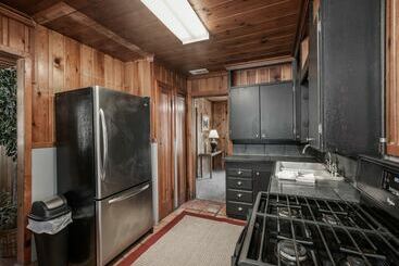 413apvillage23avncb  Alpine Cabin