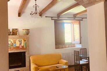 تختخواب و صبحانه Villa Le Gemelle Dell'alcantara