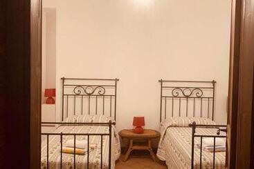 تختخواب و صبحانه Villa Le Gemelle Dell'alcantara