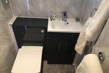 Harbour Lodge B&b