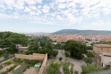 هتل Alda Centro Pamplona