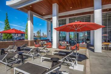 Hotel Global Luxury Suites East Boston