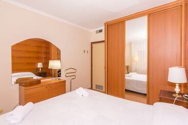 هتل Homeholidaysrentals Apartamento Amaral   Costa Barcelona