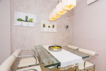 هتل Homeholidaysrentals Apartamento Amaral   Costa Barcelona