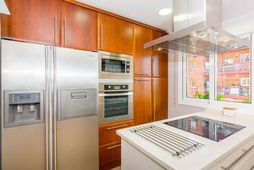 هتل Homeholidaysrentals Apartamento Amaral   Costa Barcelona