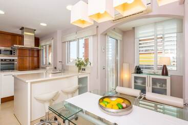 هتل Homeholidaysrentals Apartamento Amaral   Costa Barcelona
