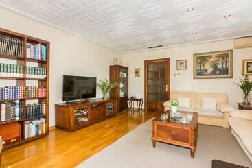 هتل Homeholidaysrentals Apartamento Amaral   Costa Barcelona
