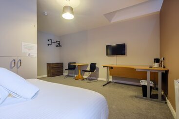 هتل Station Lodge   Free Off Site Health Club Access With Pool, Sauna, Steam Room & Gym