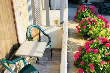 پانسیون Apollo Plus Cottages