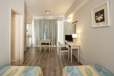 Apartamentos Colón Playa