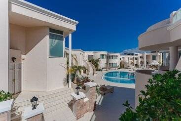 Flamingo Suites Boutique