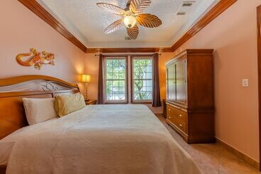 Grand Colony Island Villas